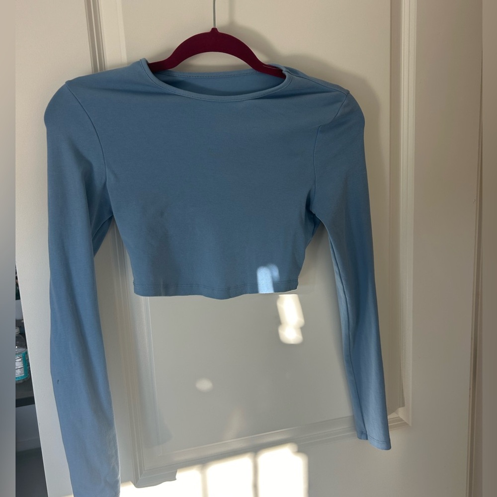 Long sleeve crop top